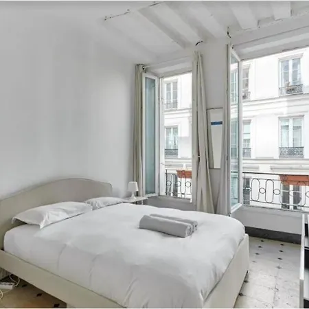 Les Secrets De La Rue Dauphine * Parigi